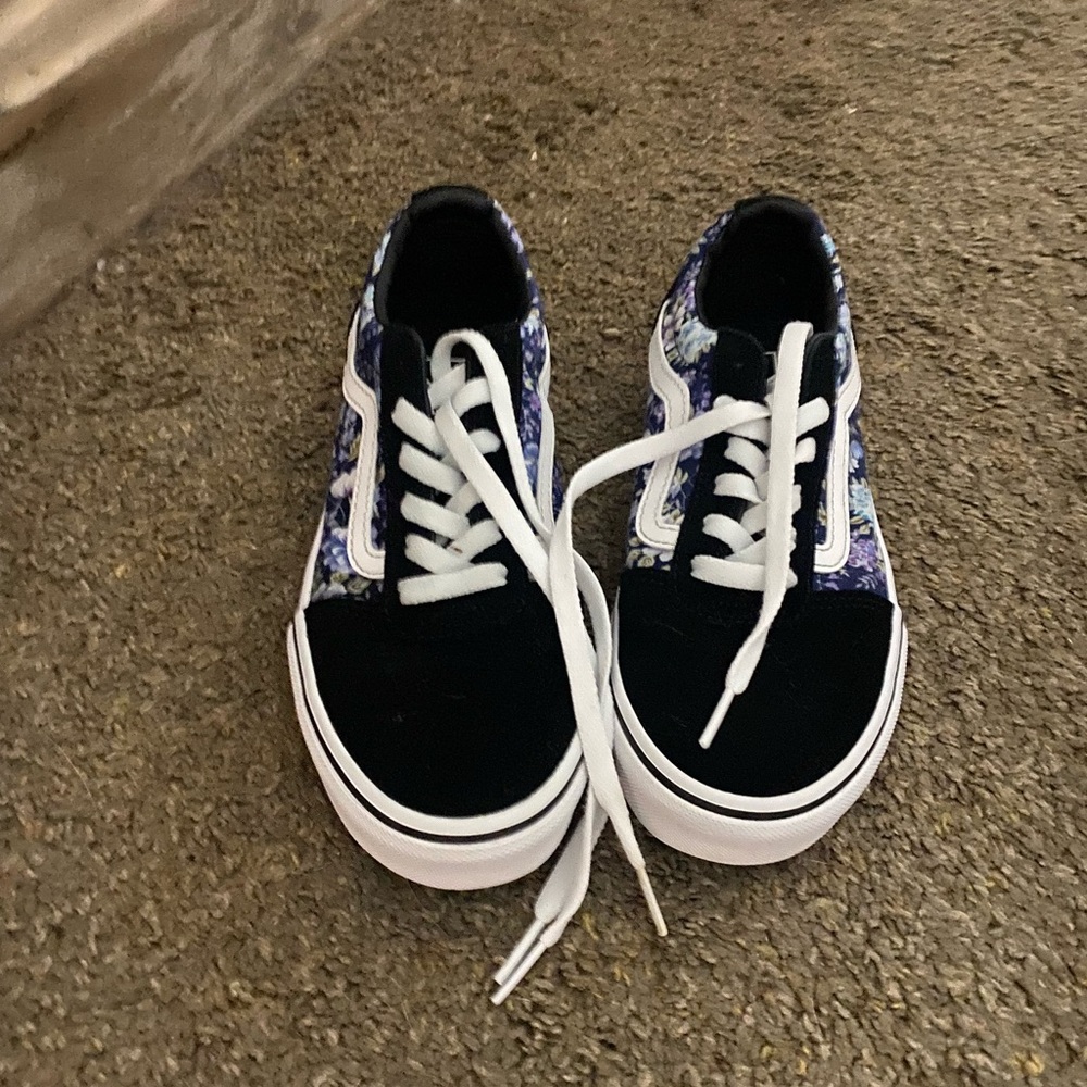 Girls vans size 4 like new only worn a few times